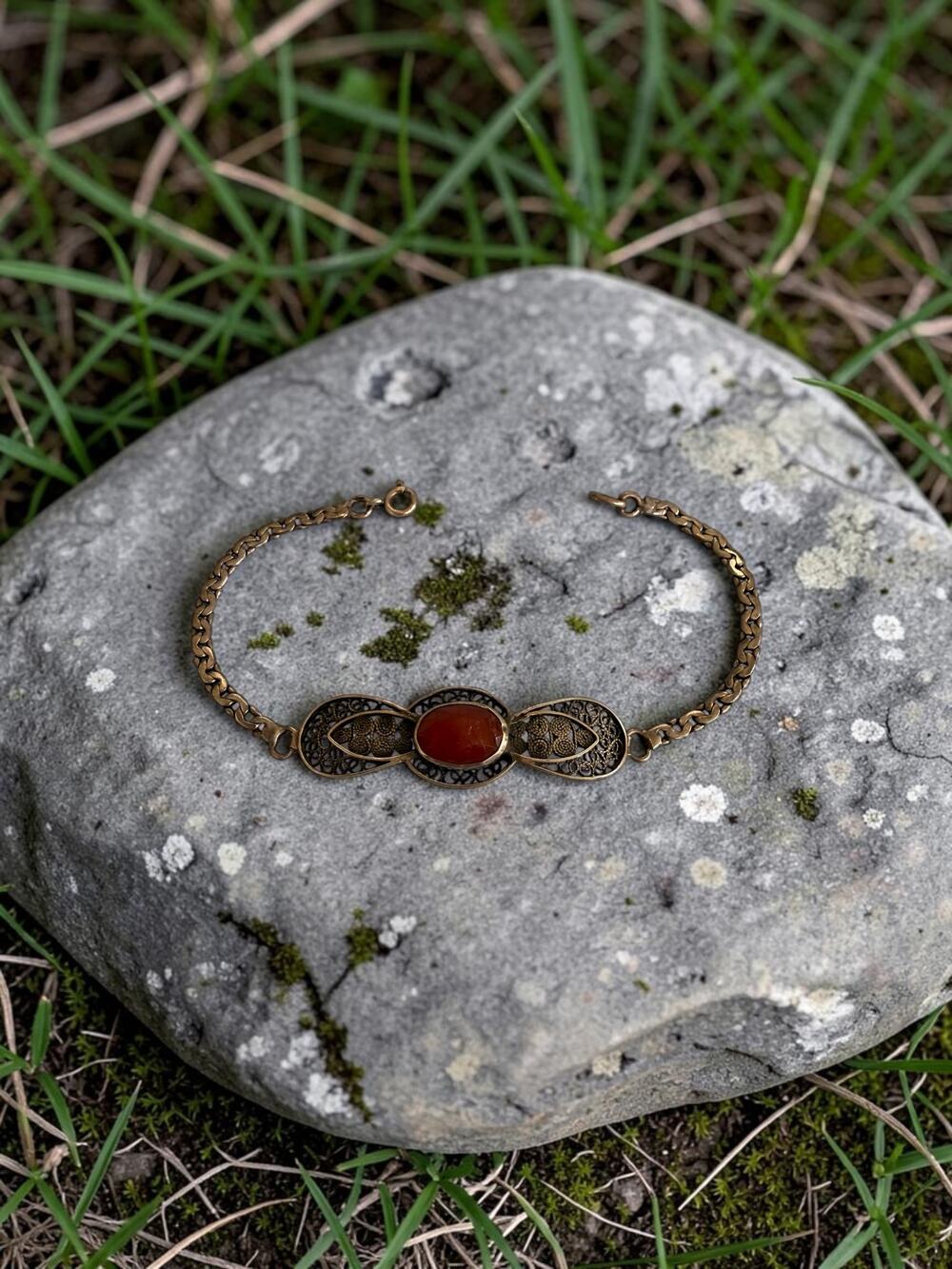 Vintage Sterling Silver Oval Carnelian Agate Cabochon Filigree Panel Bracelet Or